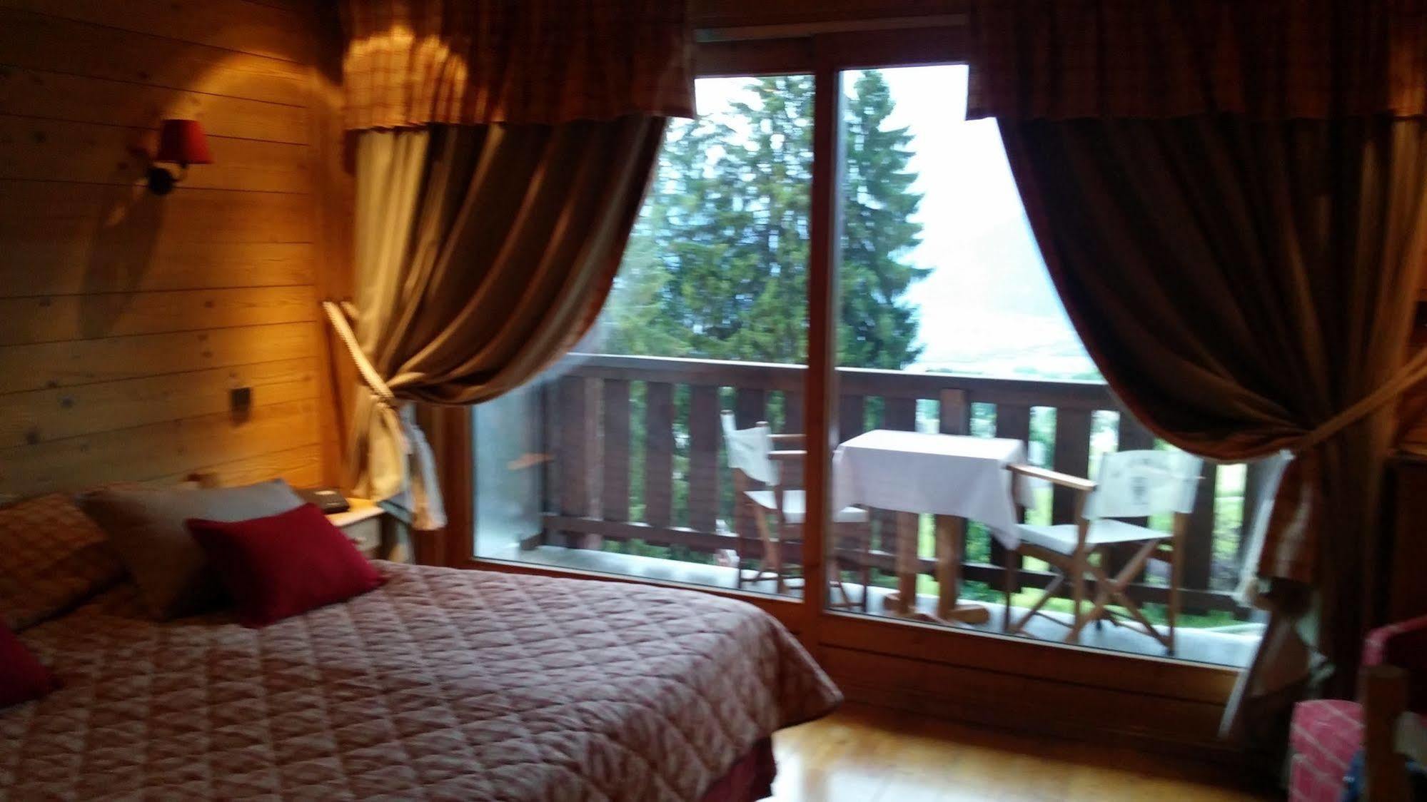 Aux Ducs De Savoie Hotell Combloux Eksteriør bilde